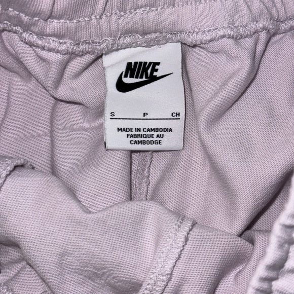 NIKE SHORTS - Picture 2 of 4